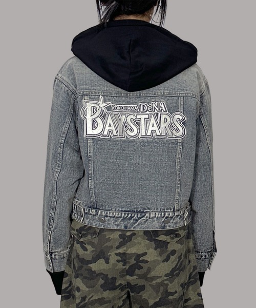 MATU:TA（マトゥータ）の「BAYSTARS DENIM JACKET / デニムジャケット ジージャン オーバーサイズ 秋アウター ミドル丈 ワッペン 刺繍ロゴ 野球観戦コーデ [横浜 DeNA BAYSTARS 公式ライセンス商品]（デニムジャケット・レディース・ブルー・FREE）」の13枚目の写真