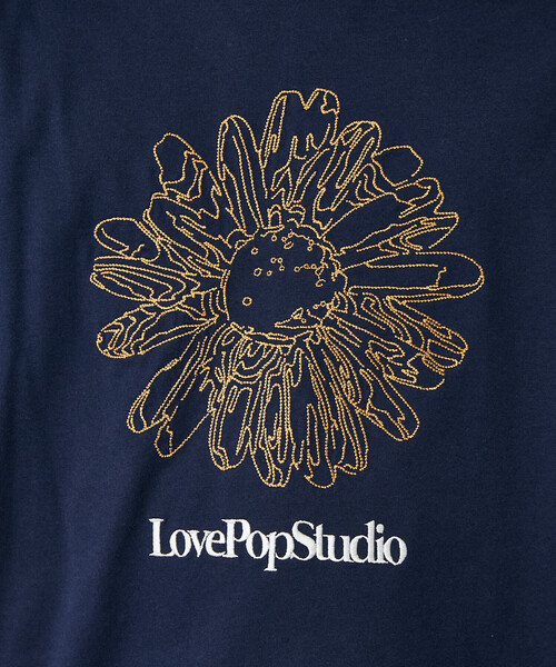 PUBLUX(パブリュクス)の「PUBLUX/パブリュクス <機能性素材>LOVE POP STUDIO フラワー エンブロイダリー Tシャツ 限定展開(Tシャツ/カットソー・メンズ・ブラック/ホワイト/ブラウン/ネイビー・LARGE/MEDIUM/SMALL)」の7枚目の写真