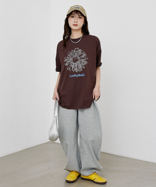 PUBLUX(パブリュクス)の「PUBLUX/パブリュクス <機能性素材>LOVE POP STUDIO フラワー エンブロイダリー Tシャツ 限定展開(Tシャツ/カットソー・メンズ・ブラック/ホワイト/ブラウン/ネイビー・LARGE/MEDIUM/SMALL)」の21枚目の写真