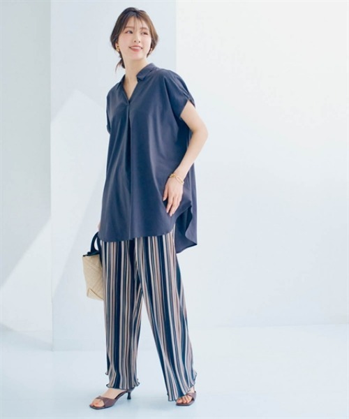 nissen（ニッセン）の「袖シャーリングシャツチュニック（その他トップス・レディース・オフホワイト/ライトグリーン/チャコール・LL/L/M/S）」の9枚目の写真