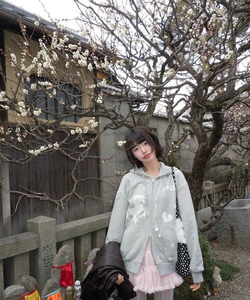 AMESWORLDWIDE（アメスワールドワイド）の「UNICORN DRAWING HOODIE ZIP-UP GREY（パーカー・レディース・その他・FREE）」の16枚目の写真