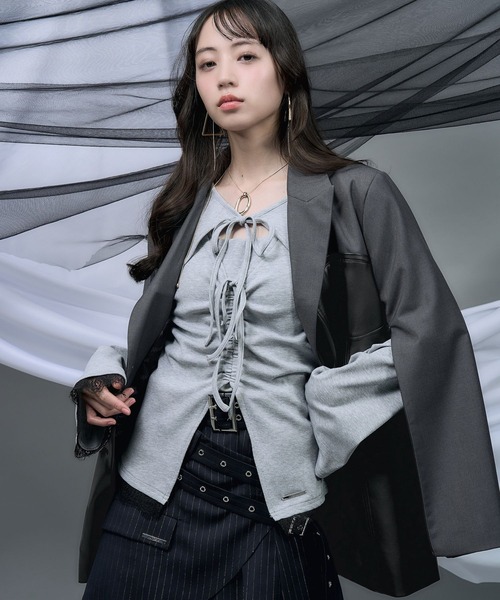 HARE（ハレ）の「【NANA×HARE】コルセットデザインフェイクレザージャケット（テーラードジャケット・レディース・グレー/ブラック・SMALL/MEDIUM）」の3枚目の写真