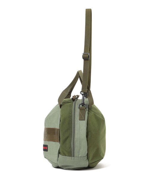 BRIEFING（ブリーフィング）の「【別注】BRIEFING / ヘルメット バッグ ”OLIVE”（ショルダーバッグ・レディース・オリーブ・ONE SIZE）」の4枚目の写真