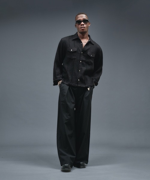 ANDER HUNK（アンダーハンク）の「Studs Design Cross Tuck Slacks / スタッズデザインクロスタックスラックス（スラックス・メンズ・ブラック/ブラック×グレー・LARGE/MEDIUM/SMALL）」の16枚目の写真