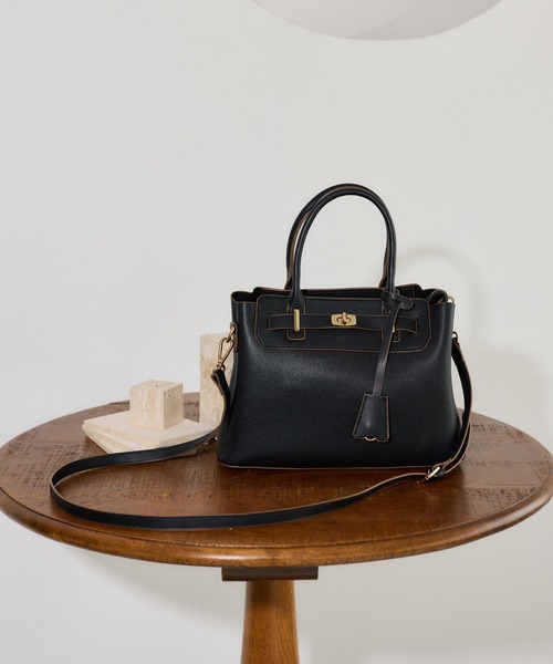 mysty woman（ミスティウーマン）の「ロックベルトSBAG 681246（ショルダーバッグ・レディース・ブラック/アイボリー・FREE）」の2枚目の写真