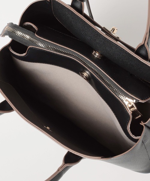 mysty woman（ミスティウーマン）の「ロックベルトSBAG 681246（ショルダーバッグ・レディース・ブラック/アイボリー・FREE）」の4枚目の写真