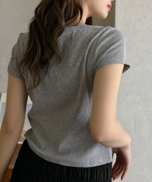 Eclat one(エクラワン)の「【Eclat one】Vネック コンパクト丈 半袖 カットソー(Tシャツ/カットソー・レディース・イエロー/グレー/ホワイト/ブラック・FREE)」の13枚目の写真