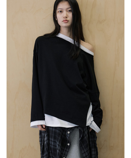 WHOLE PAPER(ホールペーパー)の「オフショルダーアンバランスレイヤードトップ(ブラック)(Tシャツ/カットソー・レディース・ブラック・ONE)」の1枚目の写真