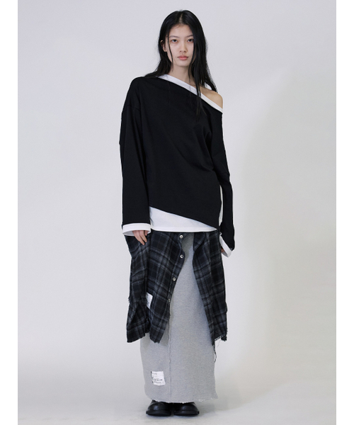 WHOLE PAPER(ホールペーパー)の「オフショルダーアンバランスレイヤードトップ(ブラック)(Tシャツ/カットソー・レディース・ブラック・ONE)」の3枚目の写真