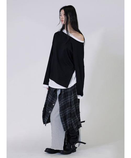 WHOLE PAPER(ホールペーパー)の「オフショルダーアンバランスレイヤードトップ(ブラック)(Tシャツ/カットソー・レディース・ブラック・ONE)」の4枚目の写真