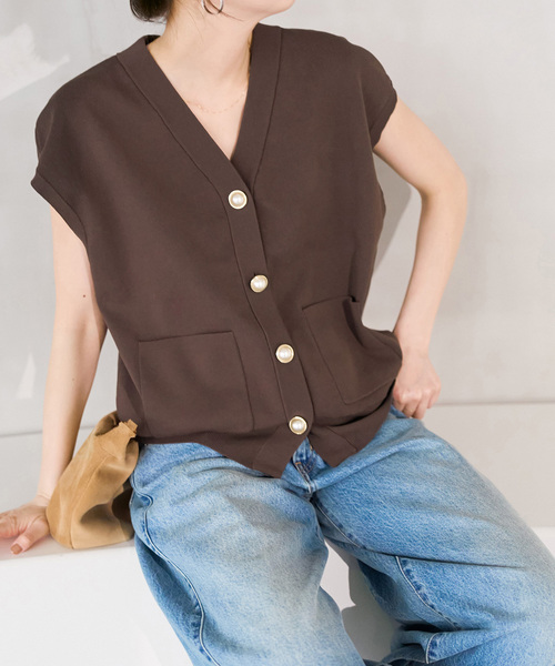 Spick & Span（スピックアンドスパン）の「《一部店舗+WEB限定》パールボタンウォッシャブルニットベスト（ベスト・レディース・ブラウン/ホワイト/ブラック・FREE）」の3枚目の写真