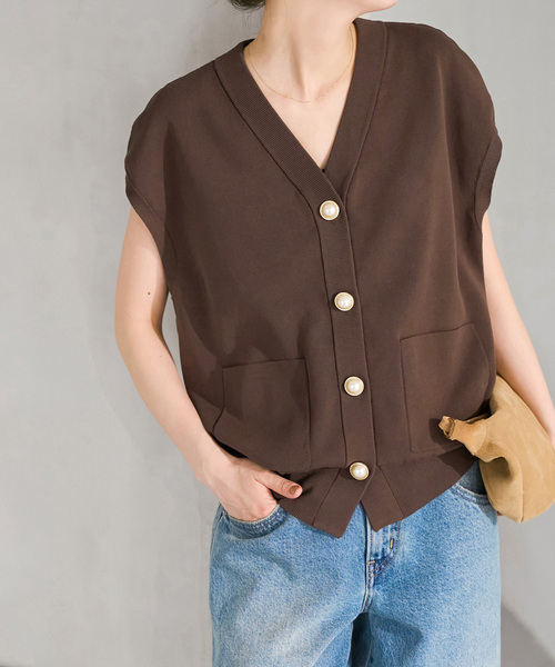 Spick & Span（スピックアンドスパン）の「《一部店舗+WEB限定》パールボタンウォッシャブルニットベスト（ベスト・レディース・ブラウン/ホワイト/ブラック・FREE）」の7枚目の写真