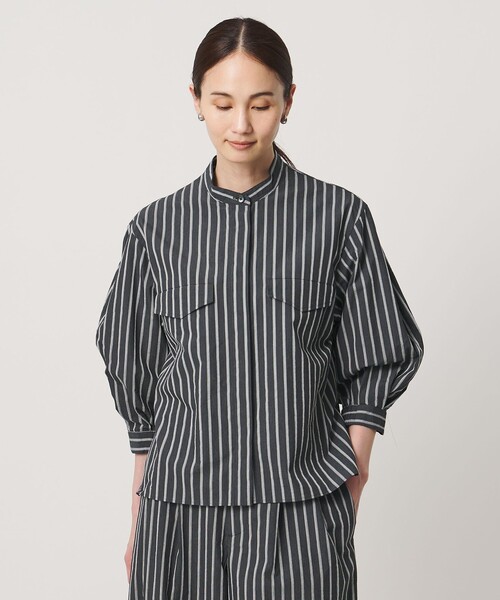 UNITED ARROWS(ユナイテッドアローズ)の「NALYA バンドカラー シャツ(シャツ/ブラウス・レディース・その他1/オフホワイト/ダークブラウン・FREE)」の1枚目の写真