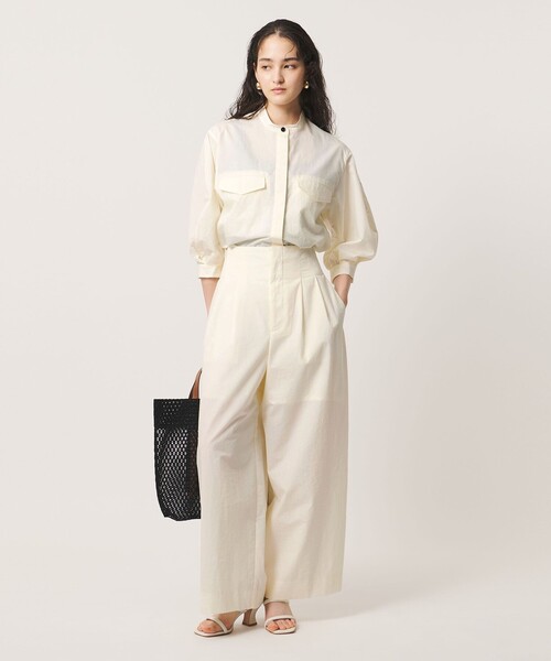 UNITED ARROWS(ユナイテッドアローズ)の「NALYA バンドカラー シャツ(シャツ/ブラウス・レディース・その他1/オフホワイト/ダークブラウン・FREE)」の4枚目の写真