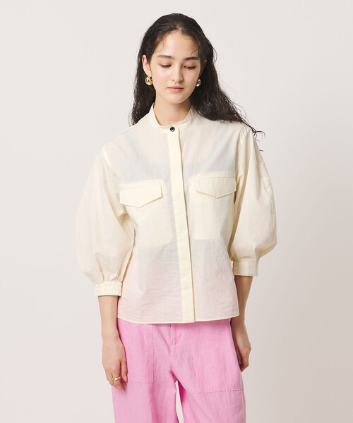UNITED ARROWS(ユナイテッドアローズ)の「NALYA バンドカラー シャツ(シャツ/ブラウス・レディース・その他1/オフホワイト/ダークブラウン・FREE)」の5枚目の写真