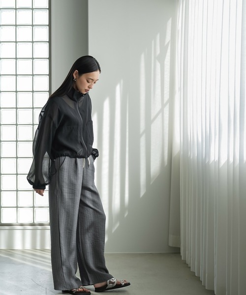 mili an deni（ミリアンデニ）の「ストライプイージーパンツ（その他パンツ・レディース・ベージュ/グレー・M）」の4枚目の写真