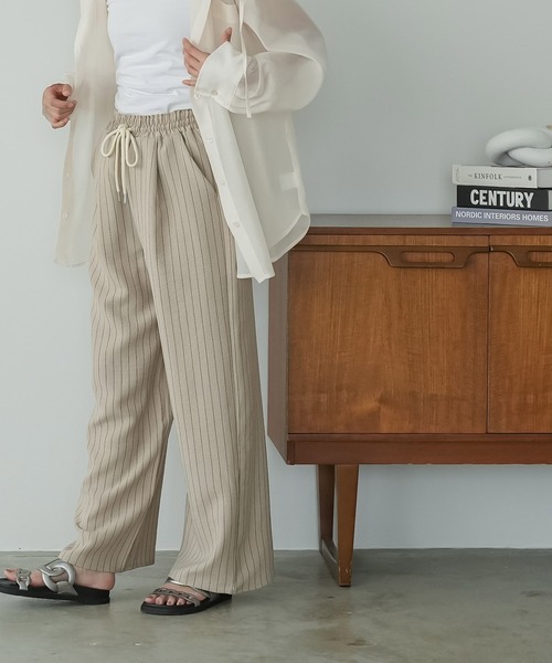 mili an deni（ミリアンデニ）の「ストライプイージーパンツ（その他パンツ・レディース・ベージュ/グレー・M）」の7枚目の写真