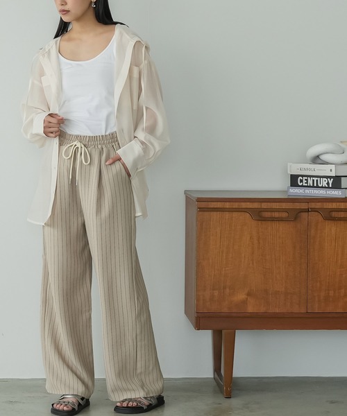 mili an deni（ミリアンデニ）の「ストライプイージーパンツ（その他パンツ・レディース・ベージュ/グレー・M）」の10枚目の写真