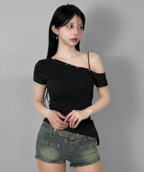 FOLLOWIN(フォロウィン)の「3color/アシメネックスタッズトップス(Tシャツ/カットソー・レディース・ホワイト/ブラック/グレー・FREE)」の9枚目の写真