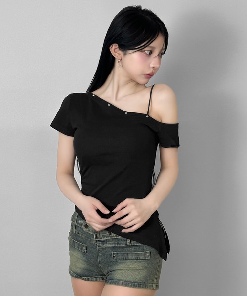 FOLLOWIN(フォロウィン)の「3color/アシメネックスタッズトップス(Tシャツ/カットソー・レディース・ホワイト/ブラック/グレー・FREE)」の10枚目の写真