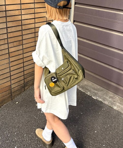 CIAOPANIC TYPY（チャオパニックティピー）の「【UNISEX】メニーポケットショルダーBAG（ショルダーバッグ・レディース・ブラック/カーキ・ONE SIZE）」の5枚目の写真