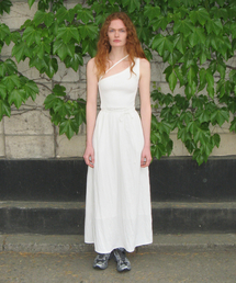 ONE OFF-SHOULDER LONG DRESS (white)