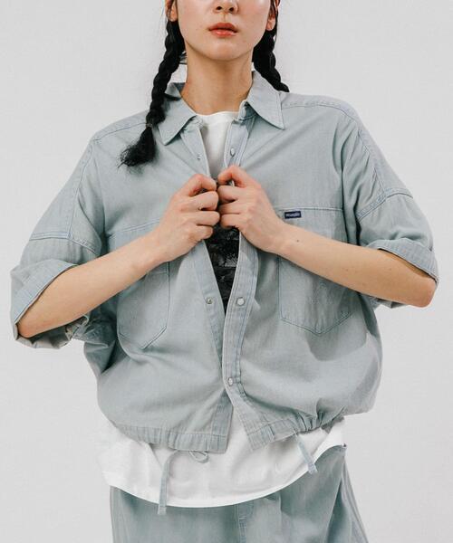 Wrangler(ラングラー)の「『別注』Wrangler×EKAL ライトデニムワークシャツ(シャツ/ブラウス・レディース・ライトブルー/インディゴブルー・FREE)」の4枚目の写真