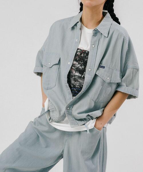 Wrangler(ラングラー)の「『別注』Wrangler×EKAL ライトデニムワークシャツ(シャツ/ブラウス・レディース・ライトブルー/インディゴブルー・FREE)」の5枚目の写真