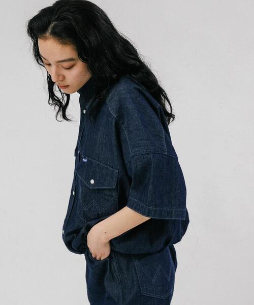 Wrangler(ラングラー)の「『別注』Wrangler×EKAL ライトデニムワークシャツ(シャツ/ブラウス・レディース・ライトブルー/インディゴブルー・FREE)」の15枚目の写真