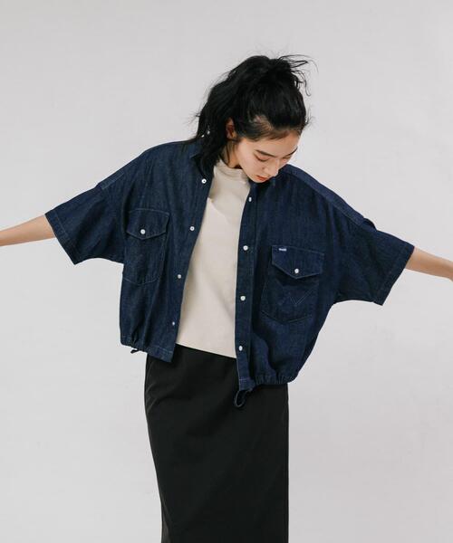 Wrangler(ラングラー)の「『別注』Wrangler×EKAL ライトデニムワークシャツ(シャツ/ブラウス・レディース・ライトブルー/インディゴブルー・FREE)」の18枚目の写真