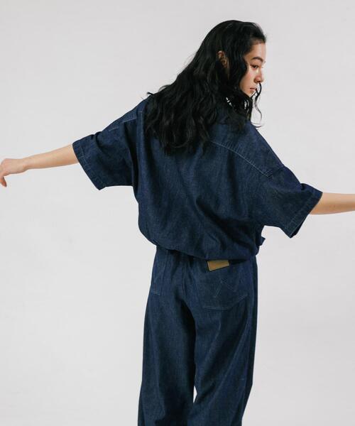 Wrangler(ラングラー)の「『別注』Wrangler×EKAL ライトデニムワークシャツ(シャツ/ブラウス・レディース・ライトブルー/インディゴブルー・FREE)」の19枚目の写真