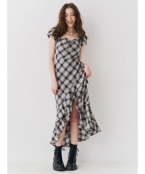 EVRIS(エヴリス)の「イレヘムフリルバックオープンロングワンピース(ワンピース・レディース・その他1/ブルー/ブラック・FREE)」の1枚目の写真