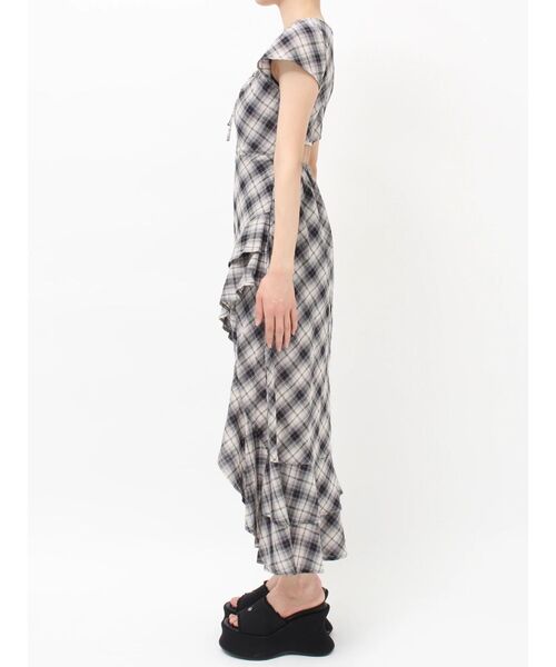 EVRIS(エヴリス)の「イレヘムフリルバックオープンロングワンピース(ワンピース・レディース・その他1/ブルー/ブラック・FREE)」の17枚目の写真