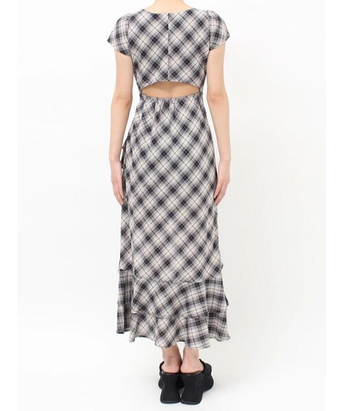 EVRIS(エヴリス)の「イレヘムフリルバックオープンロングワンピース(ワンピース・レディース・その他1/ブルー/ブラック・FREE)」の18枚目の写真