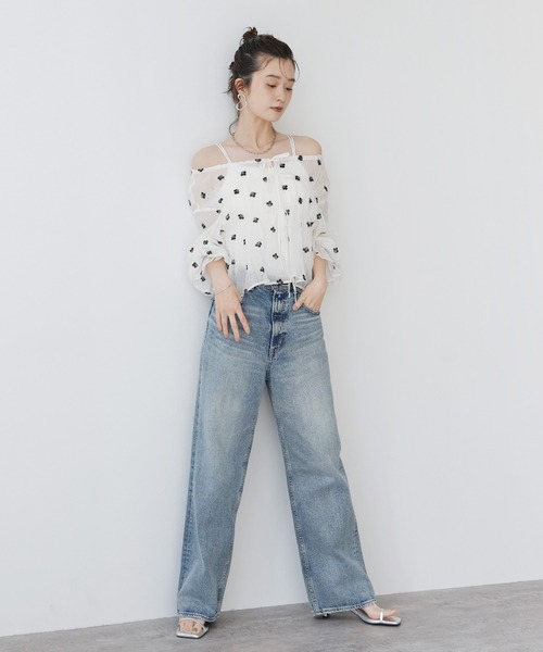 Yeoun(ヨウン)の「花柄刺繍シャーリングリボンシアーブラウス(シャツ/ブラウス・レディース・サックスブルー系/オフホワイト・FREE)」の11枚目の写真