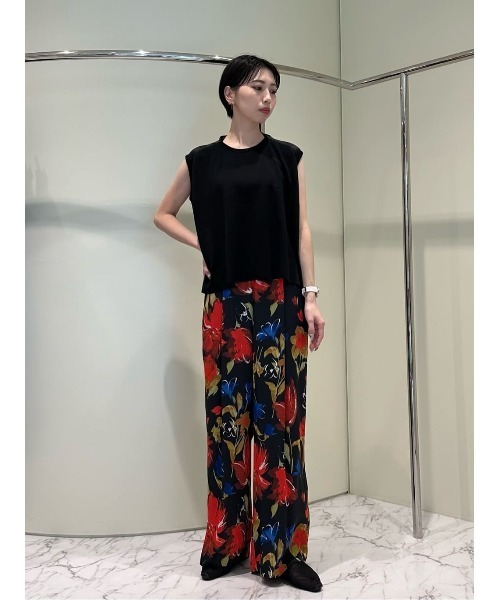 ESTNATION(エストネーション)の「ESTNATION / バックショルダーツイストニットTシャツ(Tシャツ/カットソー・レディース・レッド/ブラック/オフホワイト・FREE)」の12枚目の写真