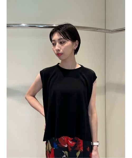 ESTNATION(エストネーション)の「ESTNATION / バックショルダーツイストニットTシャツ(Tシャツ/カットソー・レディース・レッド/ブラック/オフホワイト・FREE)」の11枚目の写真