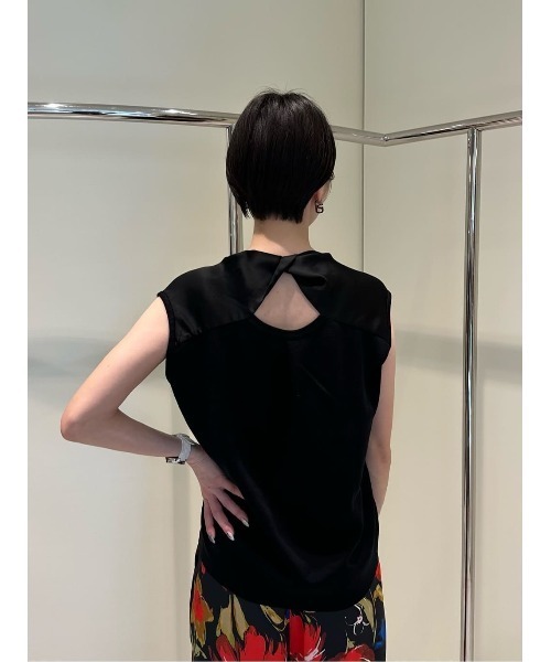 ESTNATION(エストネーション)の「ESTNATION / バックショルダーツイストニットTシャツ(Tシャツ/カットソー・レディース・レッド/ブラック/オフホワイト・FREE)」の10枚目の写真
