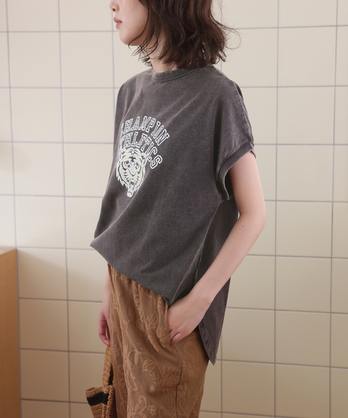 Champion(チャンピオン)の「Champion/チャンピオン SLOBE別注 フレンチスリーブロゴTシャツ(Tシャツ/カットソー・レディース・チャコールグレー/ブラウン/ネイビー・FREE)」の8枚目の写真