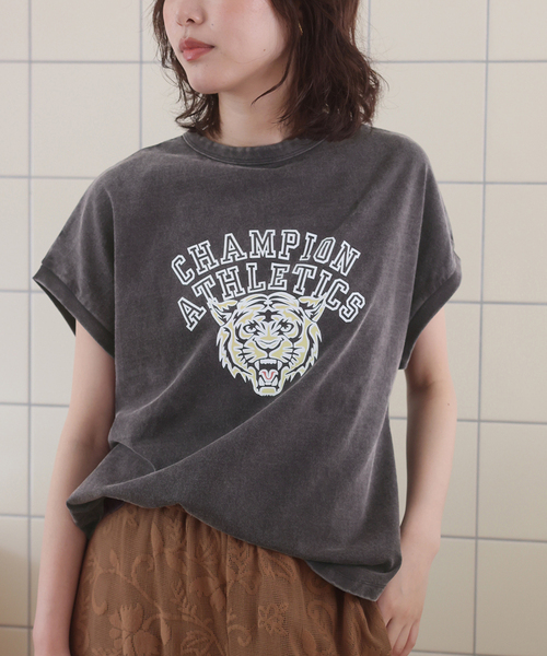 Champion(チャンピオン)の「Champion/チャンピオン SLOBE別注 フレンチスリーブロゴTシャツ(Tシャツ/カットソー・レディース・チャコールグレー/ブラウン/ネイビー・FREE)」の9枚目の写真