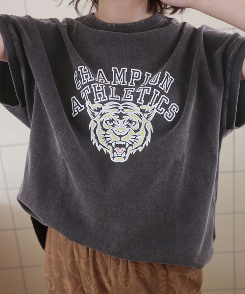 Champion(チャンピオン)の「Champion/チャンピオン SLOBE別注 フレンチスリーブロゴTシャツ(Tシャツ/カットソー・レディース・チャコールグレー/ブラウン/ネイビー・FREE)」の10枚目の写真
