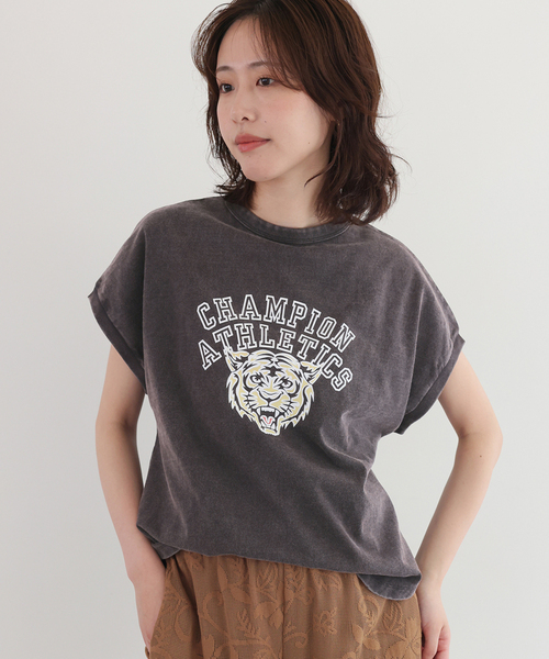 Champion(チャンピオン)の「Champion/チャンピオン SLOBE別注 フレンチスリーブロゴTシャツ(Tシャツ/カットソー・レディース・チャコールグレー/ブラウン/ネイビー・FREE)」の11枚目の写真