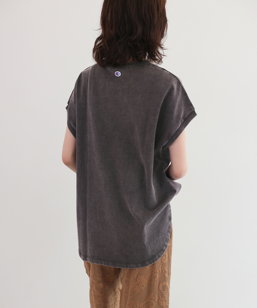 Champion(チャンピオン)の「Champion/チャンピオン SLOBE別注 フレンチスリーブロゴTシャツ(Tシャツ/カットソー・レディース・チャコールグレー/ブラウン/ネイビー・FREE)」の12枚目の写真