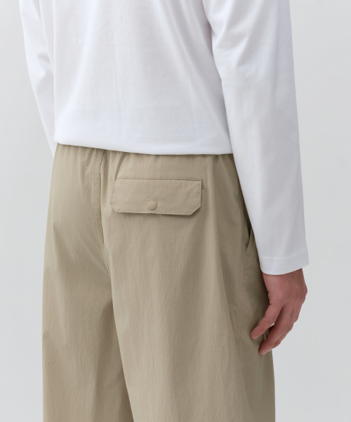 MUSINSA STANDARD（ムシンサスタンダード）の「[クールタンダード] ナイロンストレッチバンディングショーツ [ライトベージュ]（その他パンツ・メンズ・その他・26/28/30/32/34/36/38/40/42）」の4枚目の写真