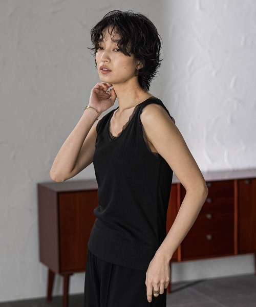 MAYSON GREY(メイソングレイ)の「シアーネックリブタンクトップ(タンクトップ・レディース・オフホワイト/ブラック・M)」の3枚目の写真