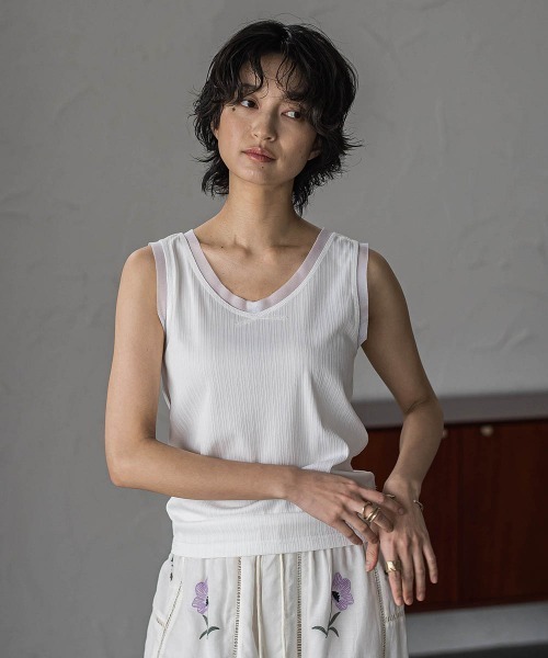 MAYSON GREY(メイソングレイ)の「シアーネックリブタンクトップ(タンクトップ・レディース・オフホワイト/ブラック・M)」の9枚目の写真