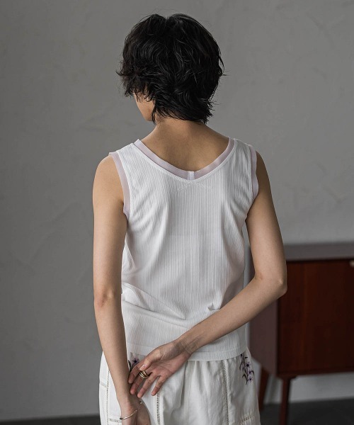 MAYSON GREY(メイソングレイ)の「シアーネックリブタンクトップ(タンクトップ・レディース・オフホワイト/ブラック・M)」の10枚目の写真
