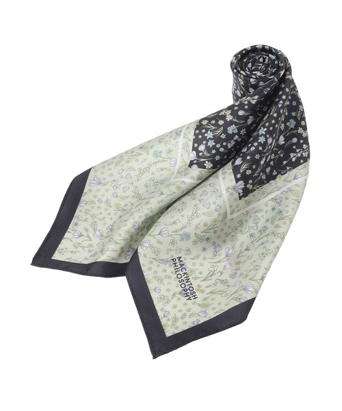 MACKINTOSH PHILOSOPHY（ﾏｯｷﾝﾄｯｼｭ ﾌｨﾛｿﾌｨｰ）の「Snowblue Garden シルクプリントスカーフ（バンダナ/スカーフ・レディース・ブルー系その他3/ダークネイビー/ベージュ系その他・FREE）」の11枚目の写真