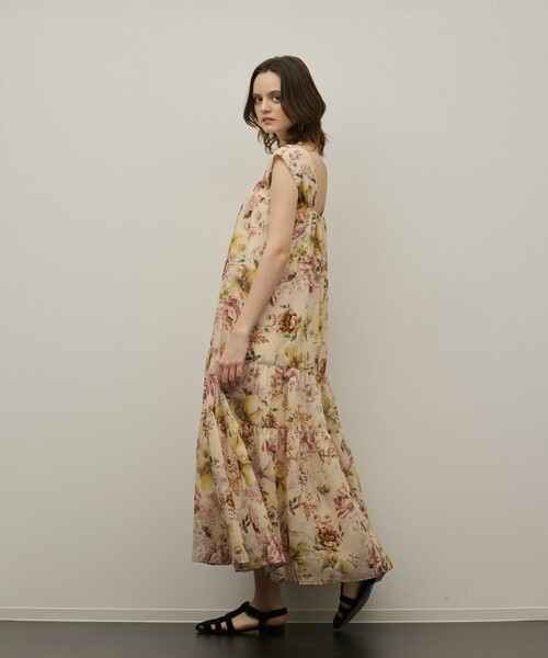 GRACE CONTINENTAL(グレースコンチネンタル)の「ボタニカルサラサプリントワンピース(ワンピース・レディース・ベージュ/ブルー・36)」の8枚目の写真