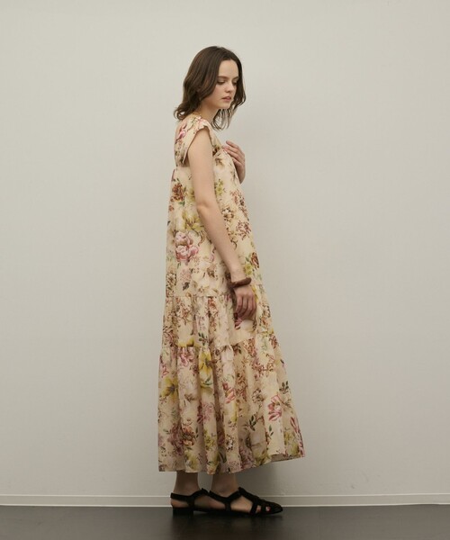 GRACE CONTINENTAL(グレースコンチネンタル)の「ボタニカルサラサプリントワンピース(ワンピース・レディース・ベージュ/ブルー・36)」の6枚目の写真